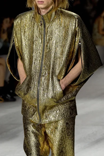 Look 62